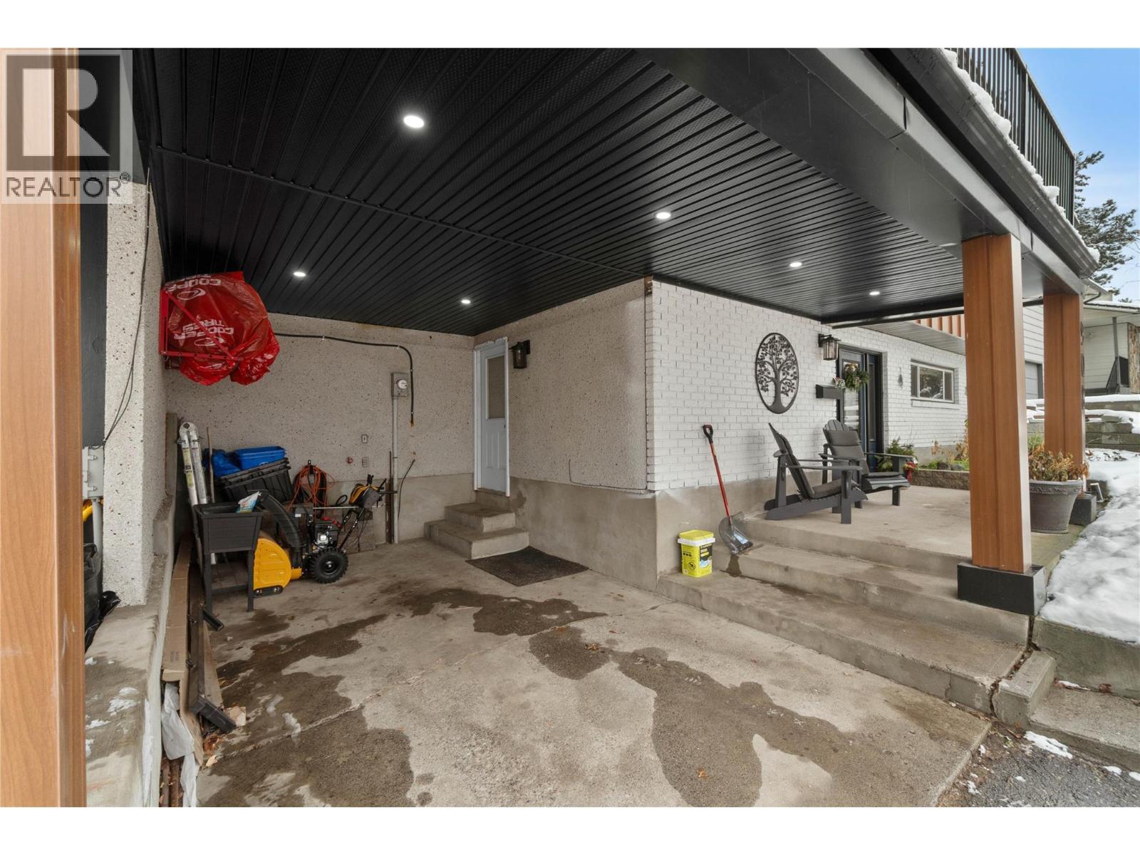 908 Gleneagles Drive, Kamloops, BC - Outdoor With Exterior