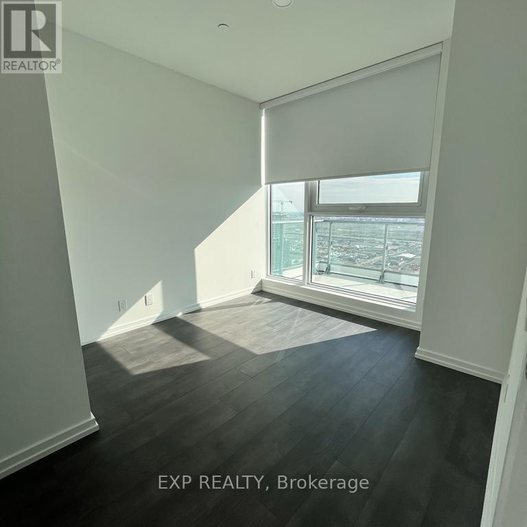 Ph07 - 1000 Portage Parkway, Vaughan, ON - Indoor Photo Showing Other Room