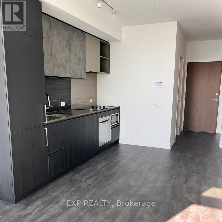 Ph07 - 1000 Portage Parkway, Vaughan, ON - Indoor Photo Showing Kitchen