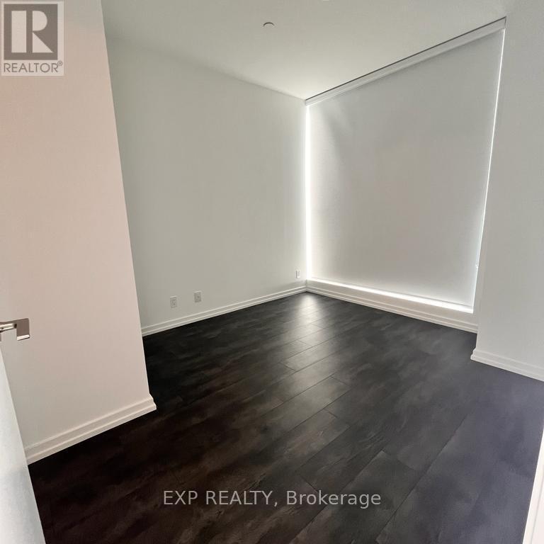 Ph07 - 1000 Portage Parkway, Vaughan, ON - Indoor Photo Showing Other Room