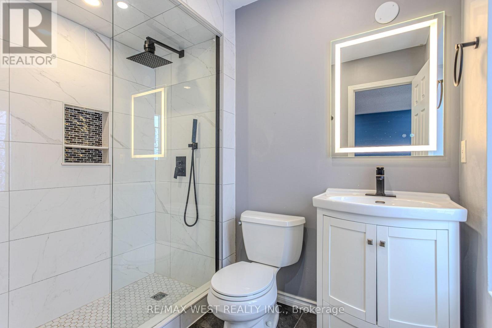 1508 Pinecliff Road, Oakville, ON - Indoor Photo Showing Bathroom