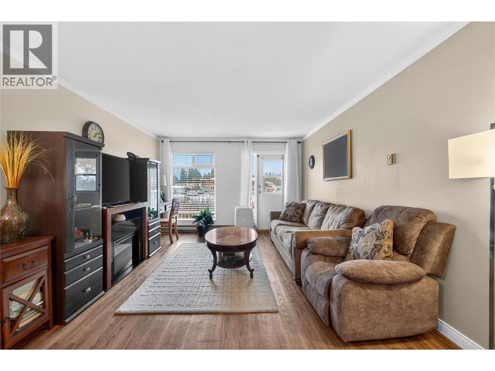 103 George Street Unit# 202, Enderby, BC - Indoor Photo Showing Living Room