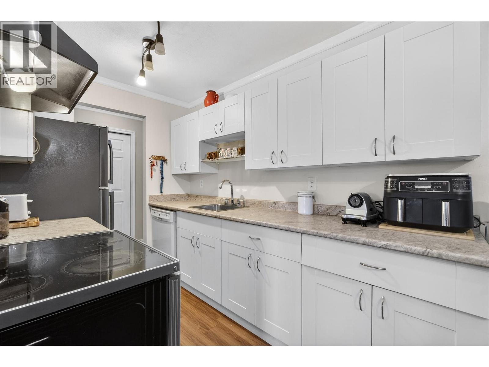 103 George Street Unit# 202, Enderby, BC - Indoor Photo Showing Kitchen