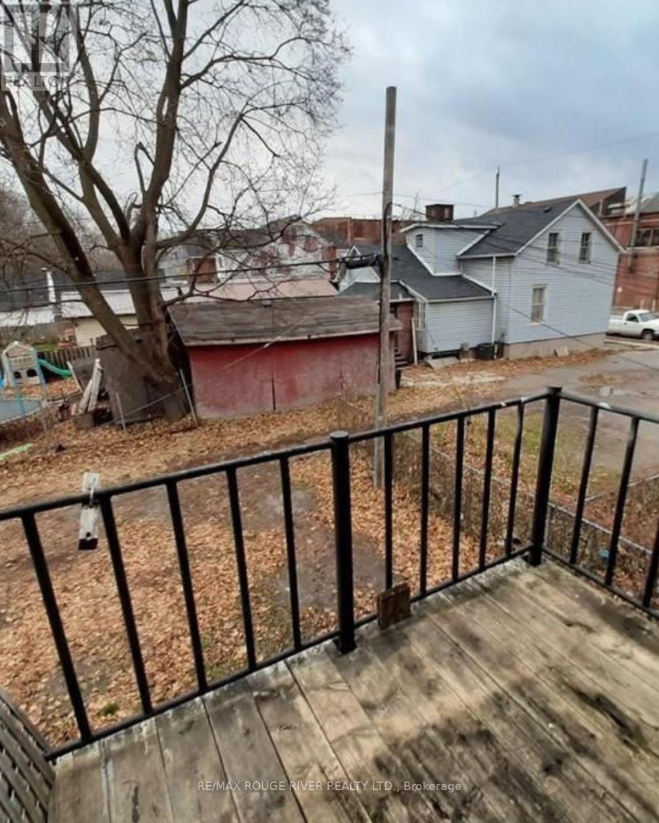 51 - 47 Lafayette Avenue, Peterborough (Town Ward 3), ON - Outdoor