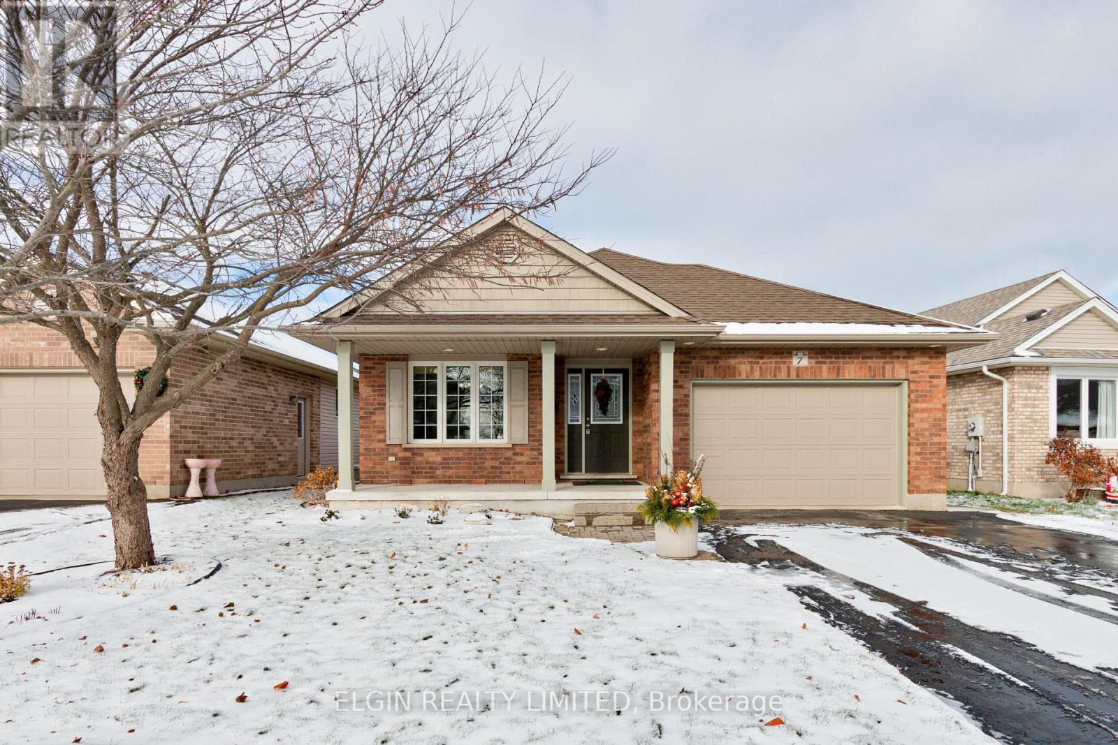7 Circlewood Drive, St. Thomas, ON - Outdoor With Facade