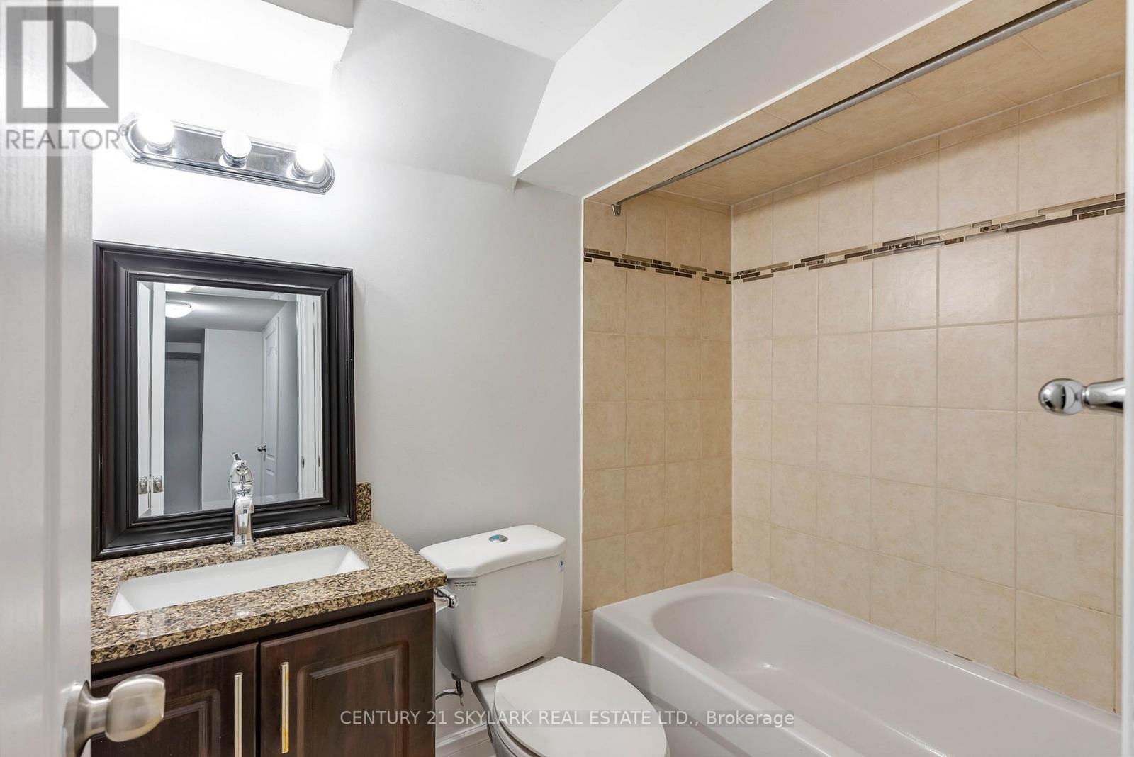235 Fleetwood Crescent, Brampton, ON - Indoor Photo Showing Bathroom