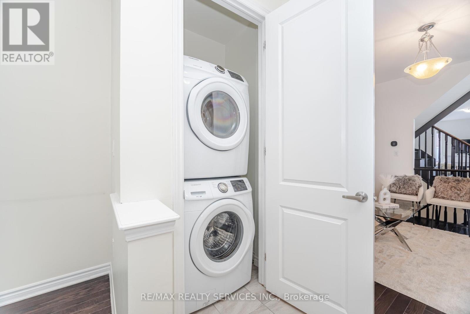 17 Averill Road, Brampton, ON - Indoor Photo Showing Laundry Room