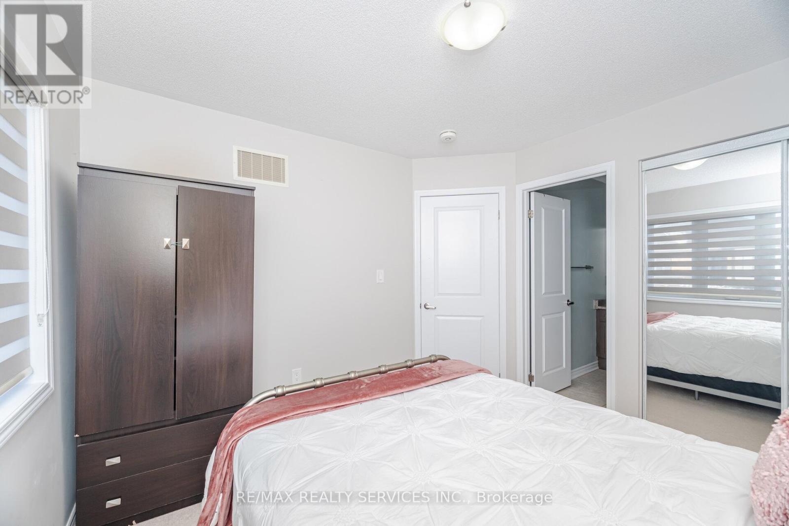 17 Averill Road, Brampton, ON - Indoor Photo Showing Bedroom