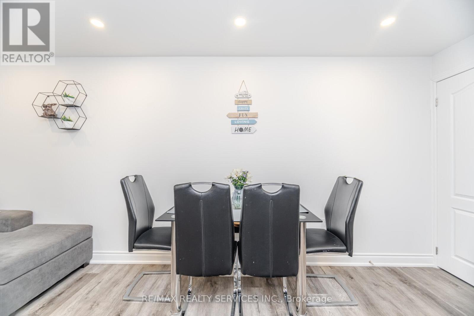 17 Averill Road, Brampton, ON - Indoor