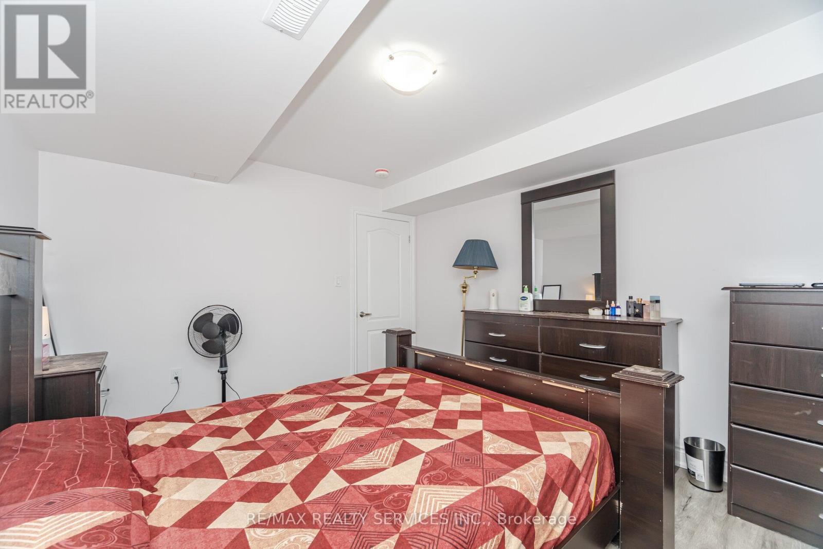 17 Averill Road, Brampton, ON - Indoor Photo Showing Bedroom