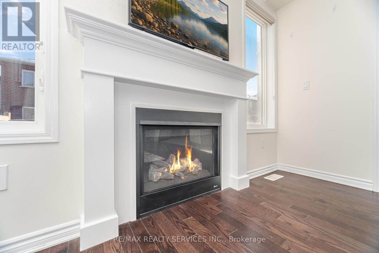 17 Averill Road, Brampton, ON - Indoor With Fireplace