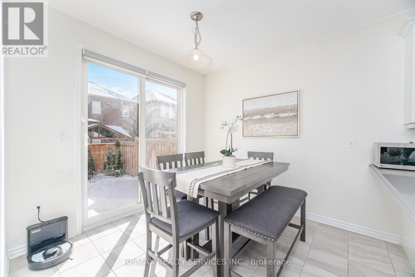 17 Averill Road, Brampton, ON - Indoor Photo Showing Dining Room