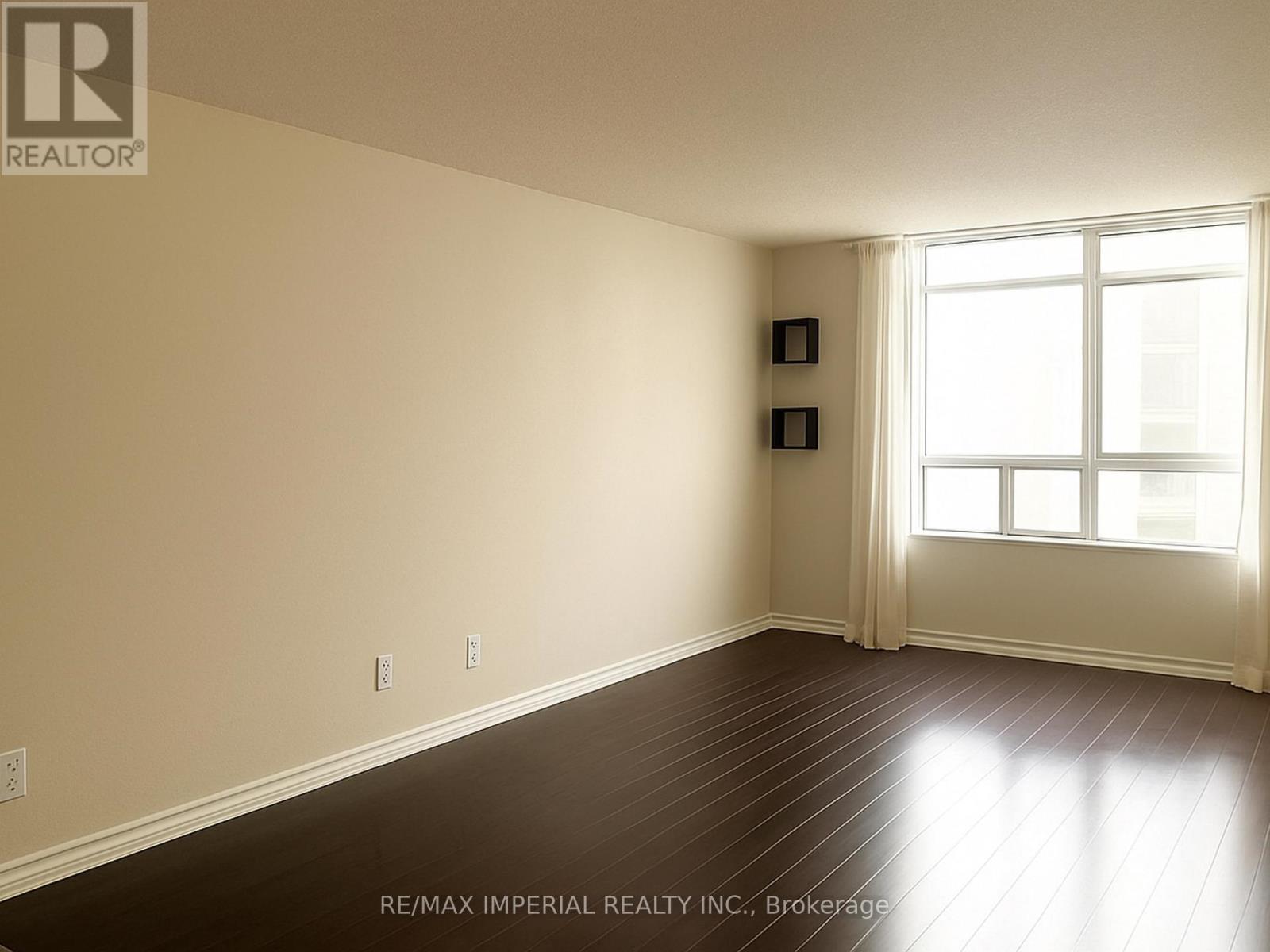 1604 - 35 Kingsbridge Garden Circle, Mississauga, ON - Indoor Photo Showing Other Room