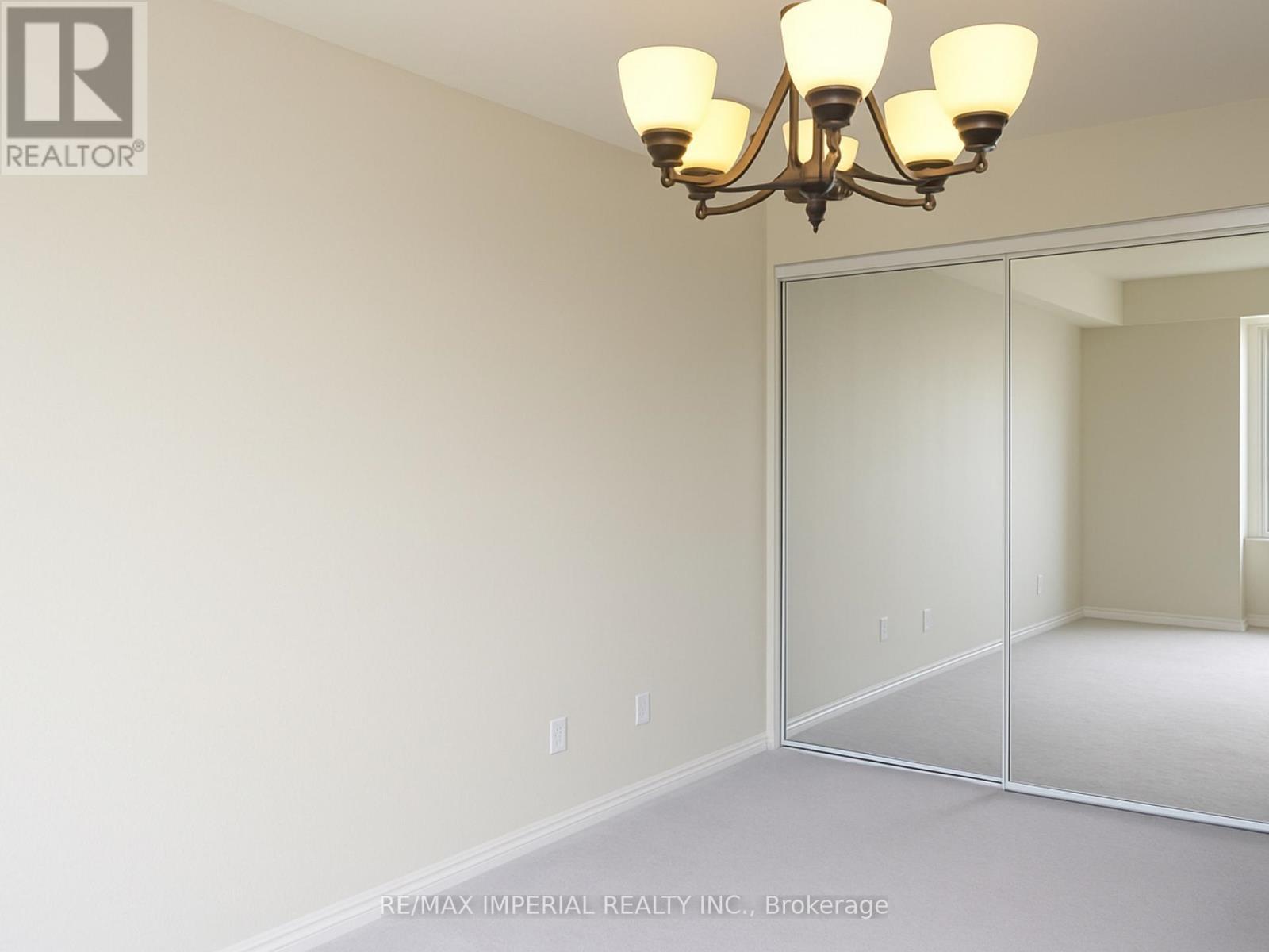 1604 - 35 Kingsbridge Garden Circle, Mississauga, ON - Indoor Photo Showing Other Room