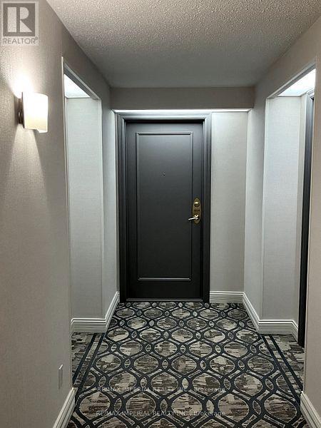 1604 - 35 Kingsbridge Garden Circle, Mississauga, ON - Indoor Photo Showing Other Room