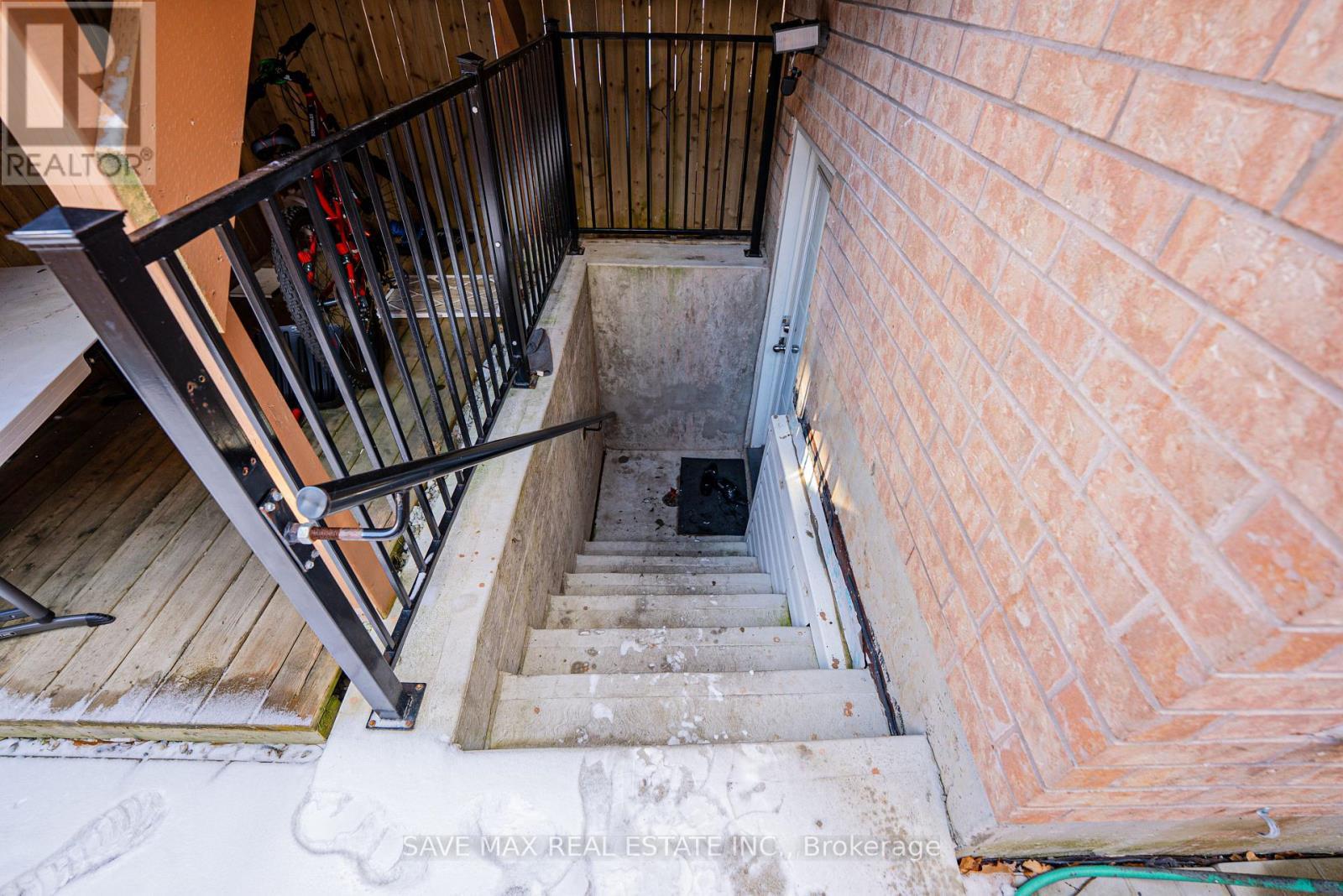 254 Fandango Drive, Brampton, ON - Indoor Photo Showing Other Room