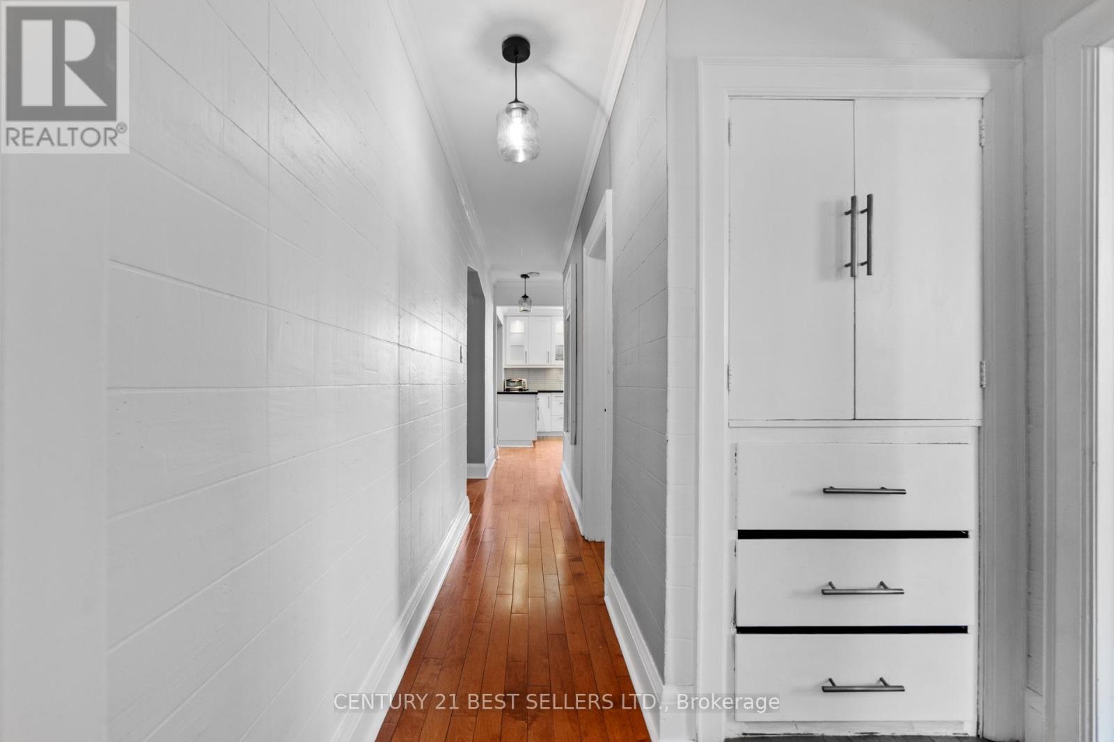 933 6 Highway N, Hamilton, ON - Indoor Photo Showing Other Room