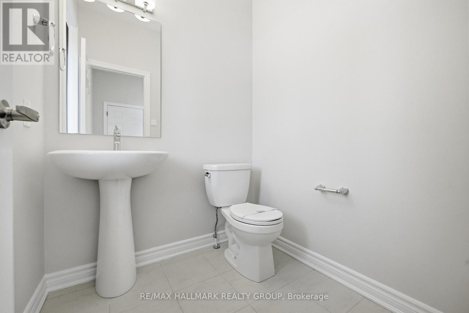 216 Ryan Reynolds Way, Ottawa, ON - Indoor Photo Showing Bathroom