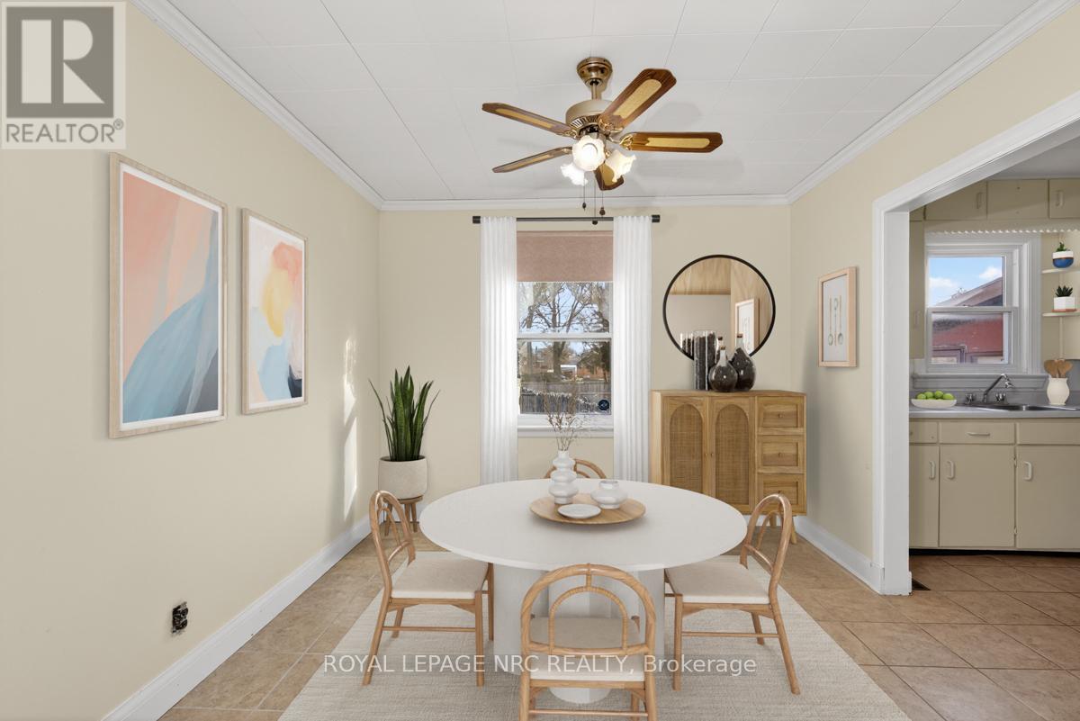 430 Clare Avenue, Welland (Prince Charles), ON - Indoor Photo Showing Dining Room