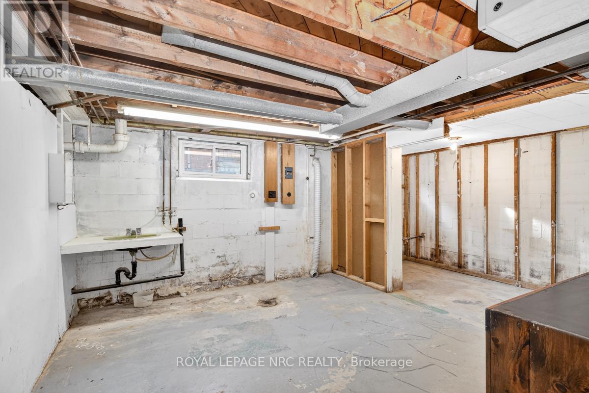 430 Clare Avenue, Welland (Prince Charles), ON - Indoor Photo Showing Basement