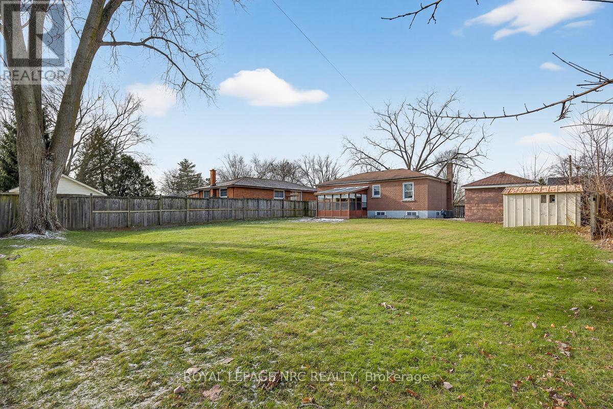 430 Clare Avenue, Welland (Prince Charles), ON - Outdoor With Backyard