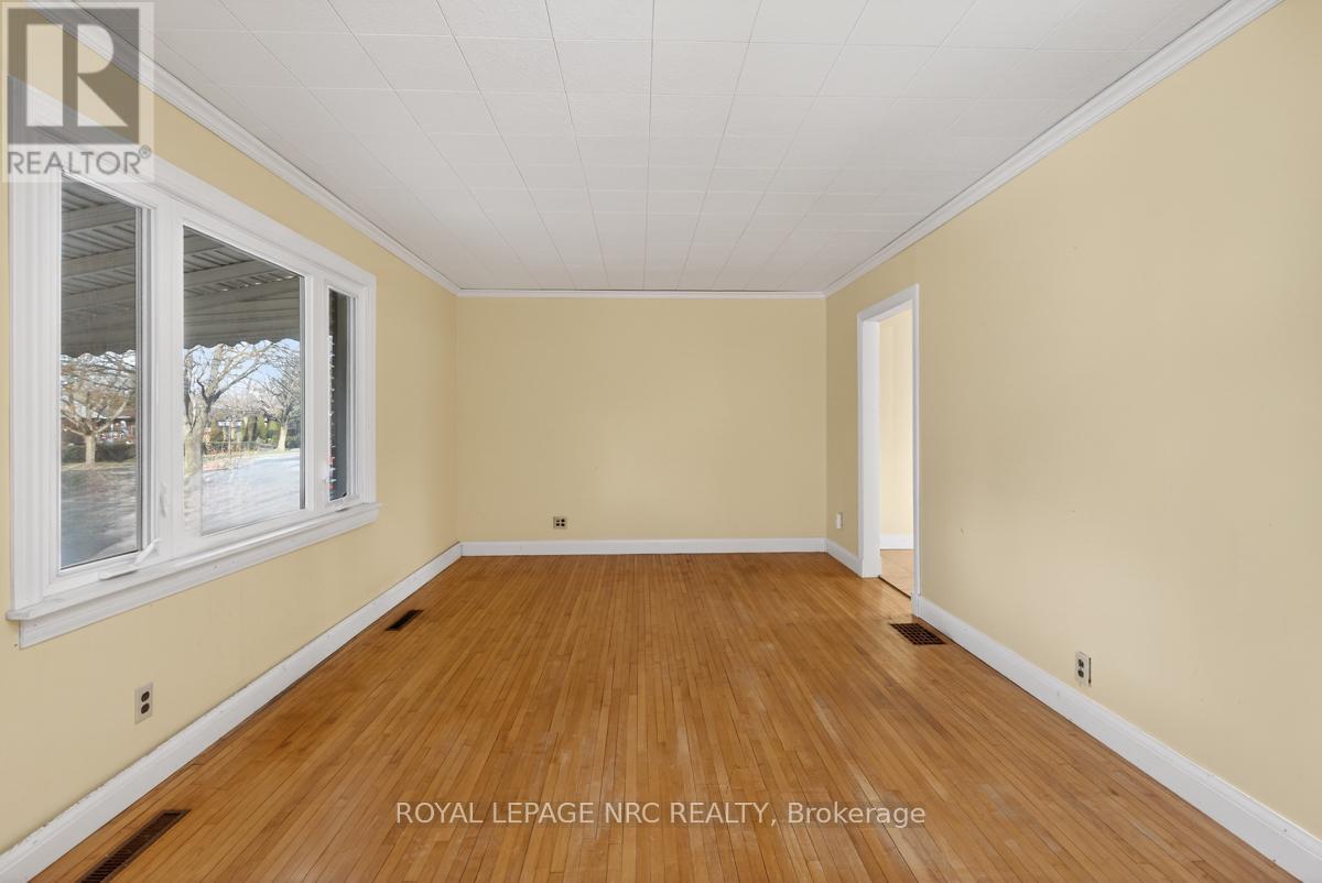 430 Clare Avenue, Welland (Prince Charles), ON - Indoor Photo Showing Other Room