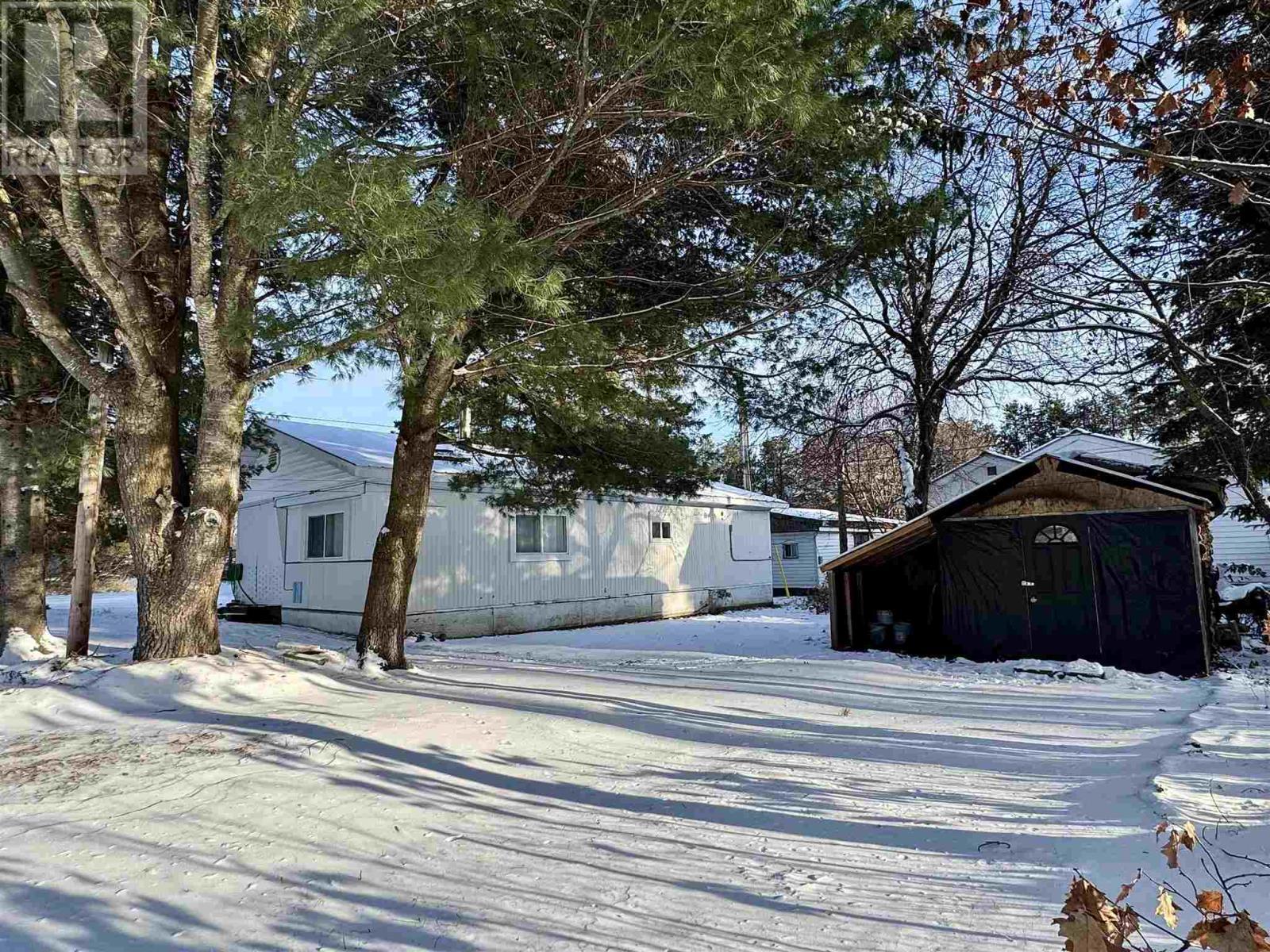 18 Fish Hatchery Rd, Sault Ste. Marie, ON - Outdoor