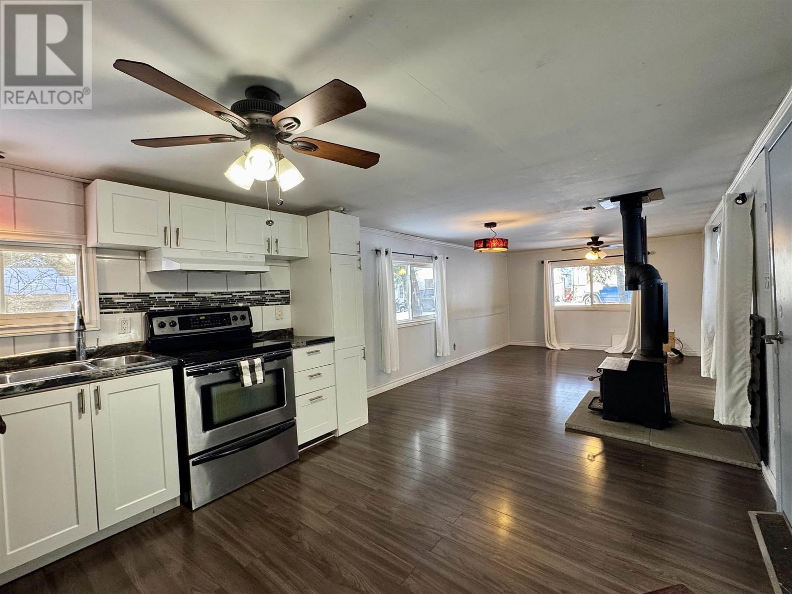 18 Fish Hatchery Rd, Sault Ste. Marie, ON - Indoor Photo Showing Kitchen With Double Sink