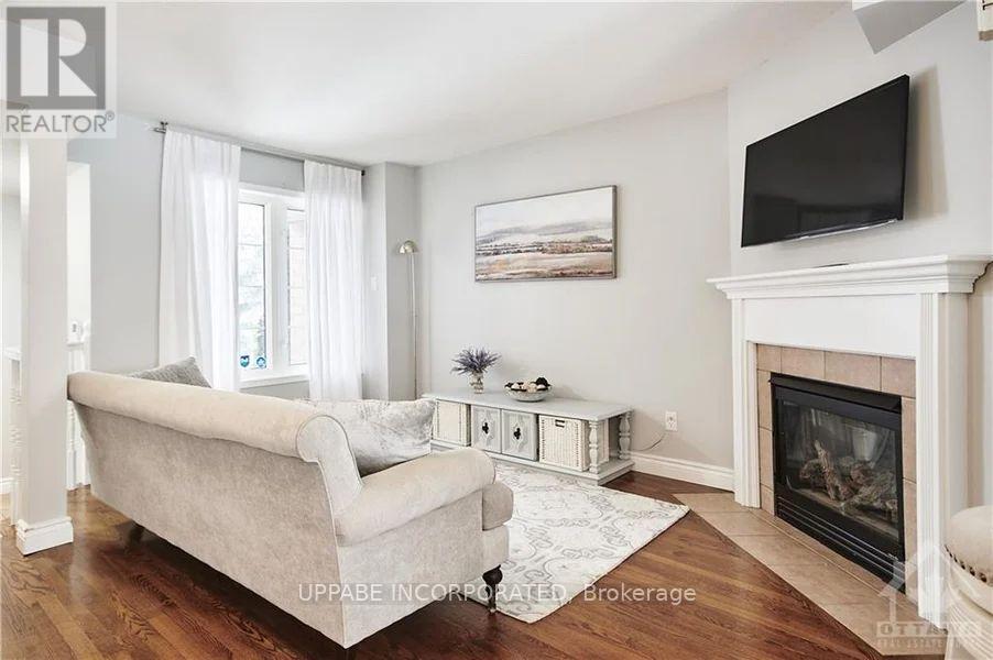 287 Parkin Circle, Ottawa, ON - Indoor Photo Showing Living Room With Fireplace