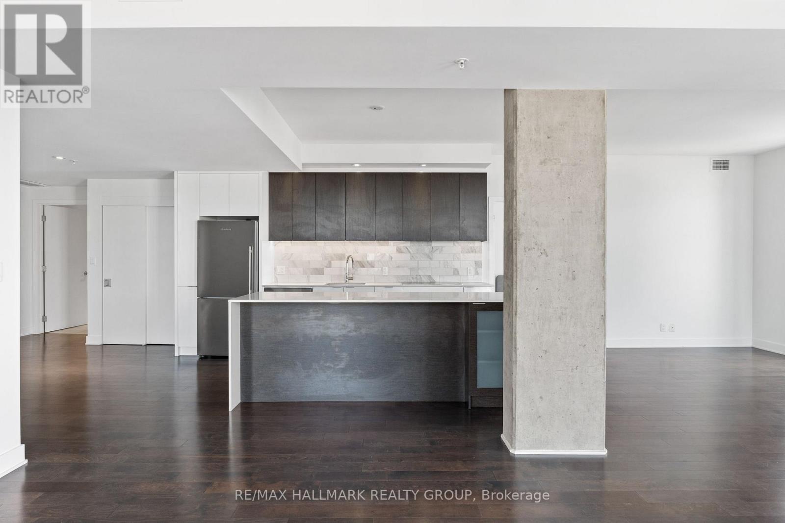 2205 - 20 Daly Avenue, Ottawa, ON - Indoor Photo Showing Kitchen