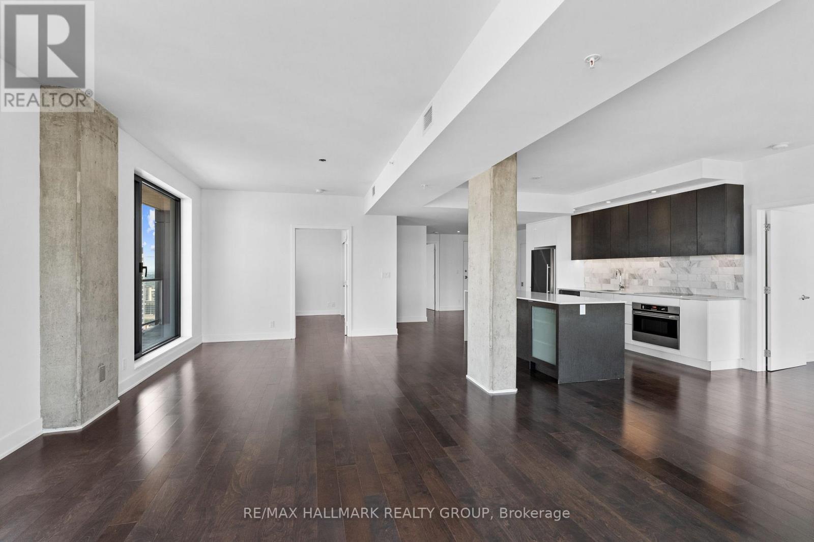 2205 - 20 Daly Avenue, Ottawa, ON - Indoor Photo Showing Kitchen