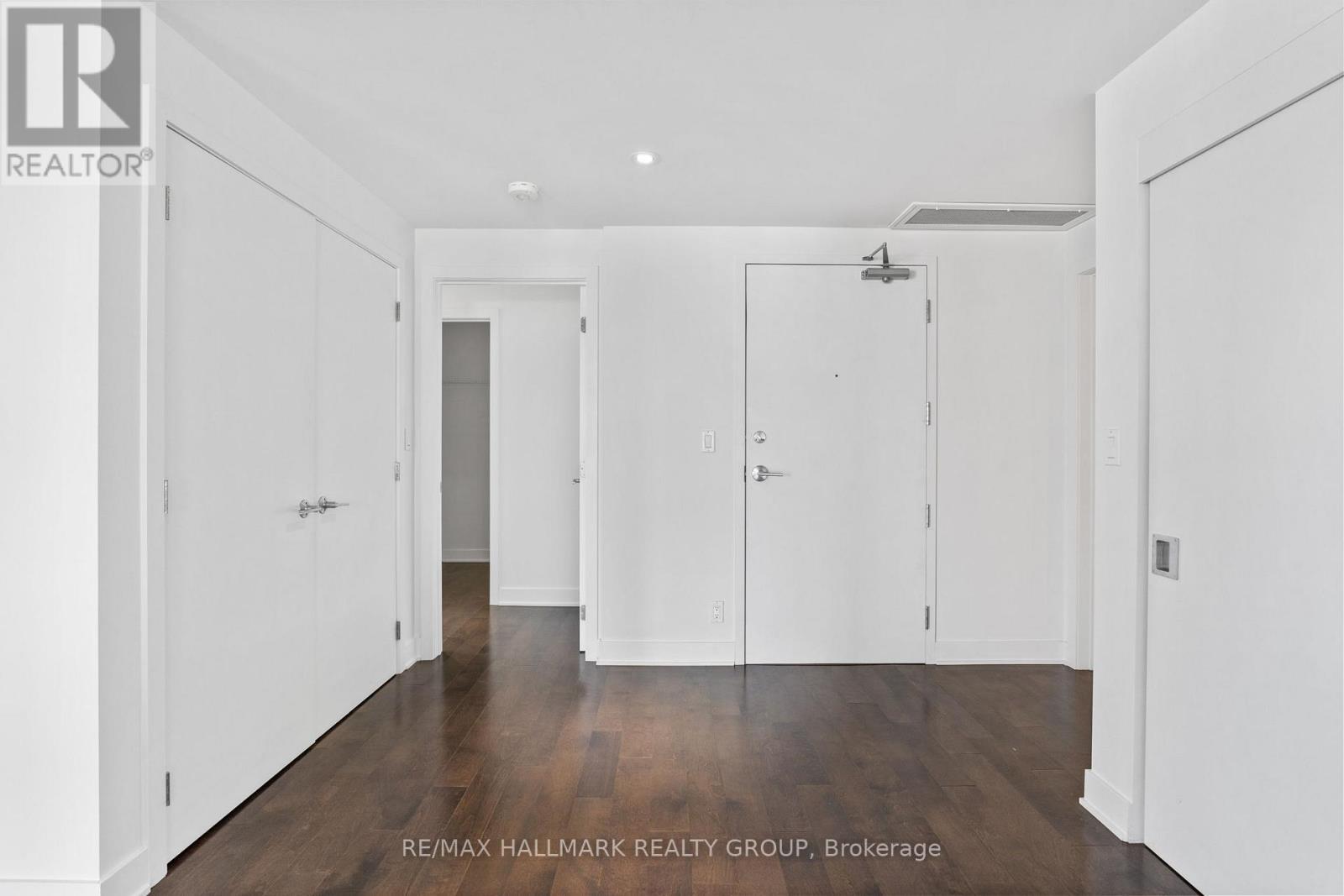 2205 - 20 Daly Avenue, Ottawa, ON - Indoor Photo Showing Other Room