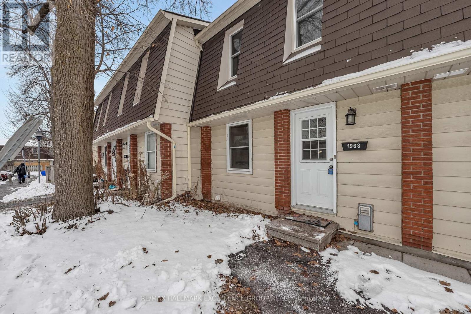 15 - 1968 Fairglen Mews, Ottawa, ON - Outdoor With Exterior