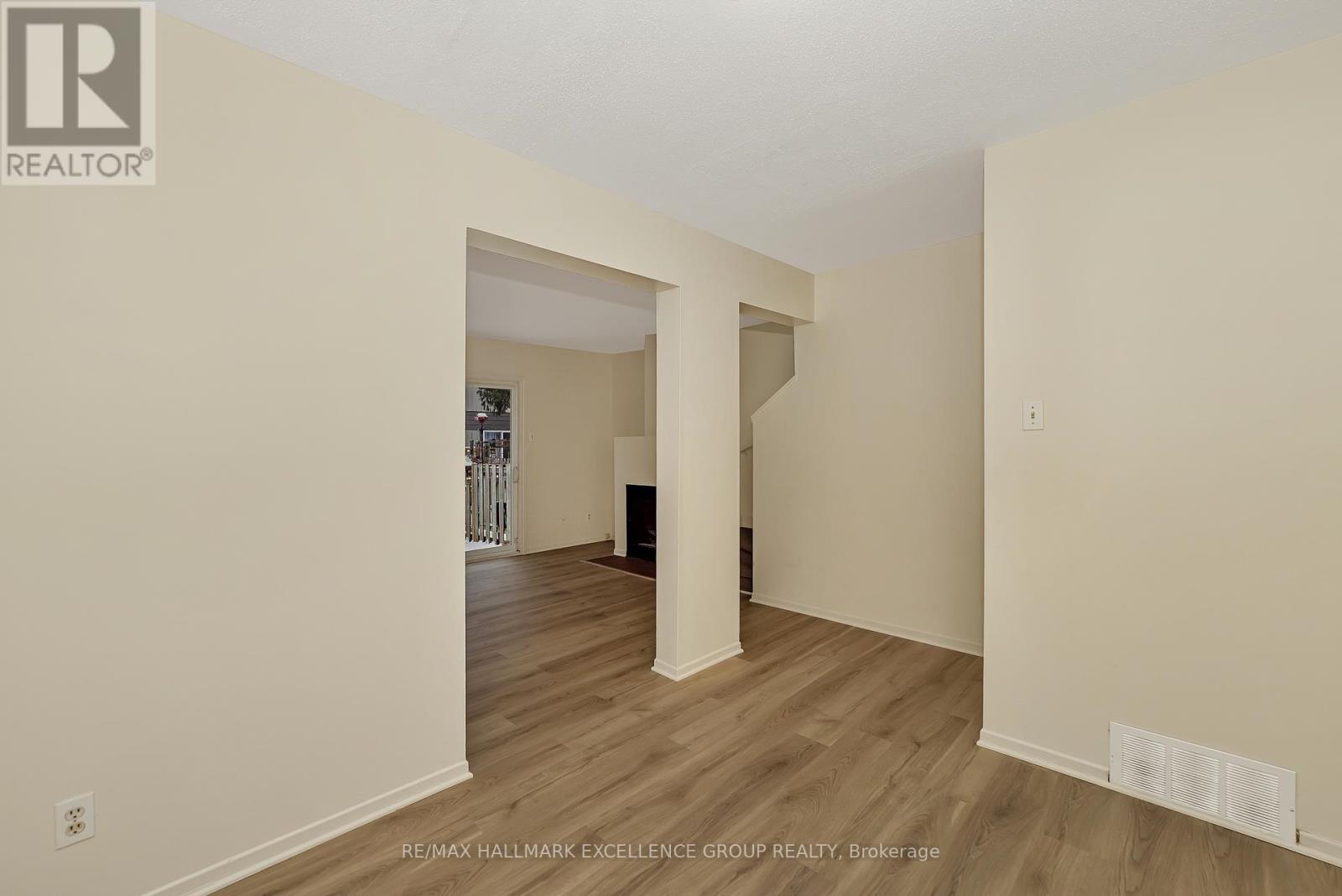 15 - 1968 Fairglen Mews, Ottawa, ON - Indoor Photo Showing Other Room