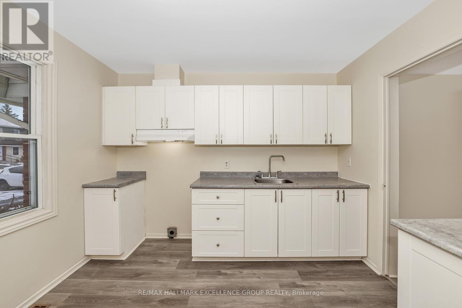 15 - 1968 Fairglen Mews, Ottawa, ON - Indoor Photo Showing Kitchen