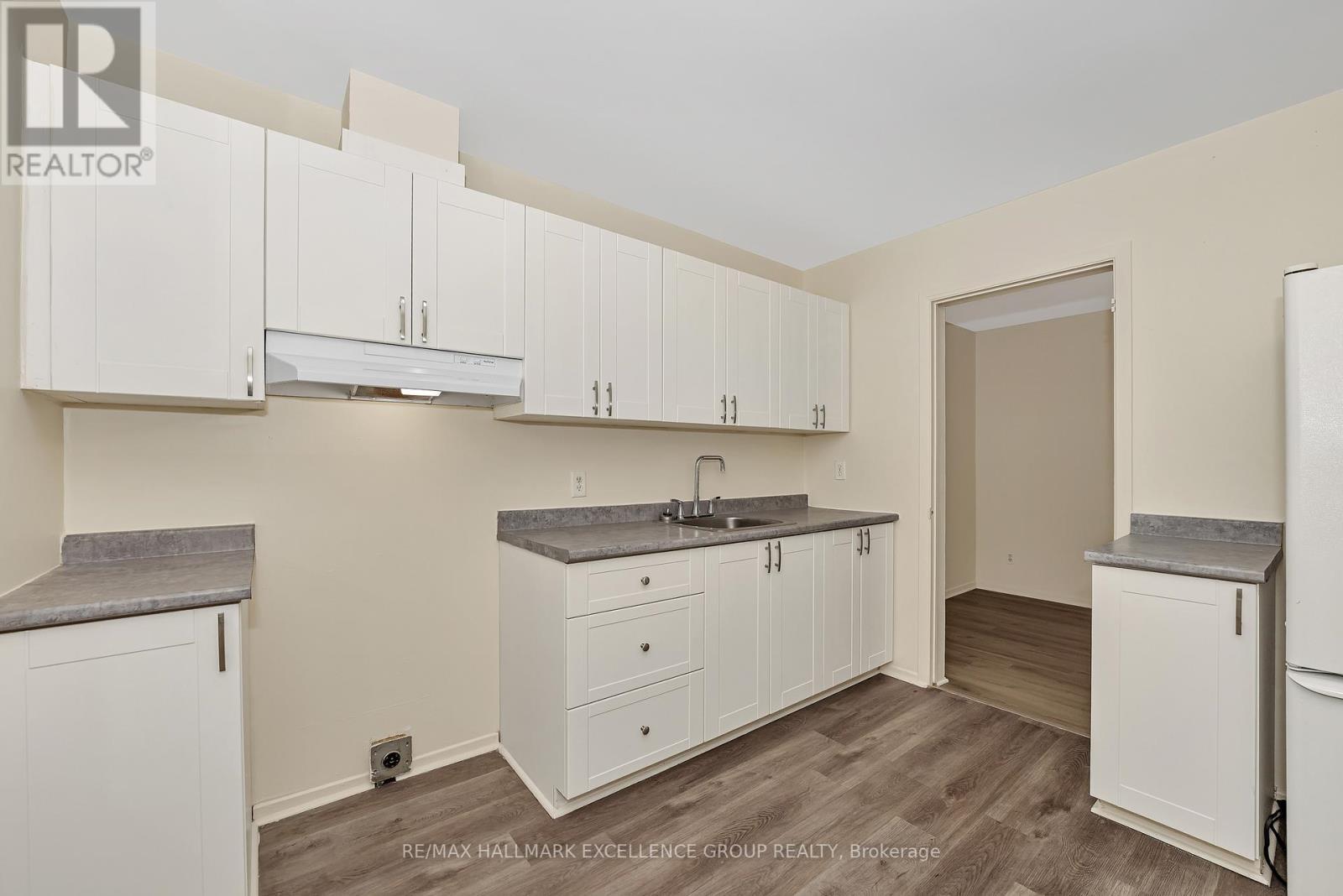 15 - 1968 Fairglen Mews, Ottawa, ON - Indoor Photo Showing Other Room