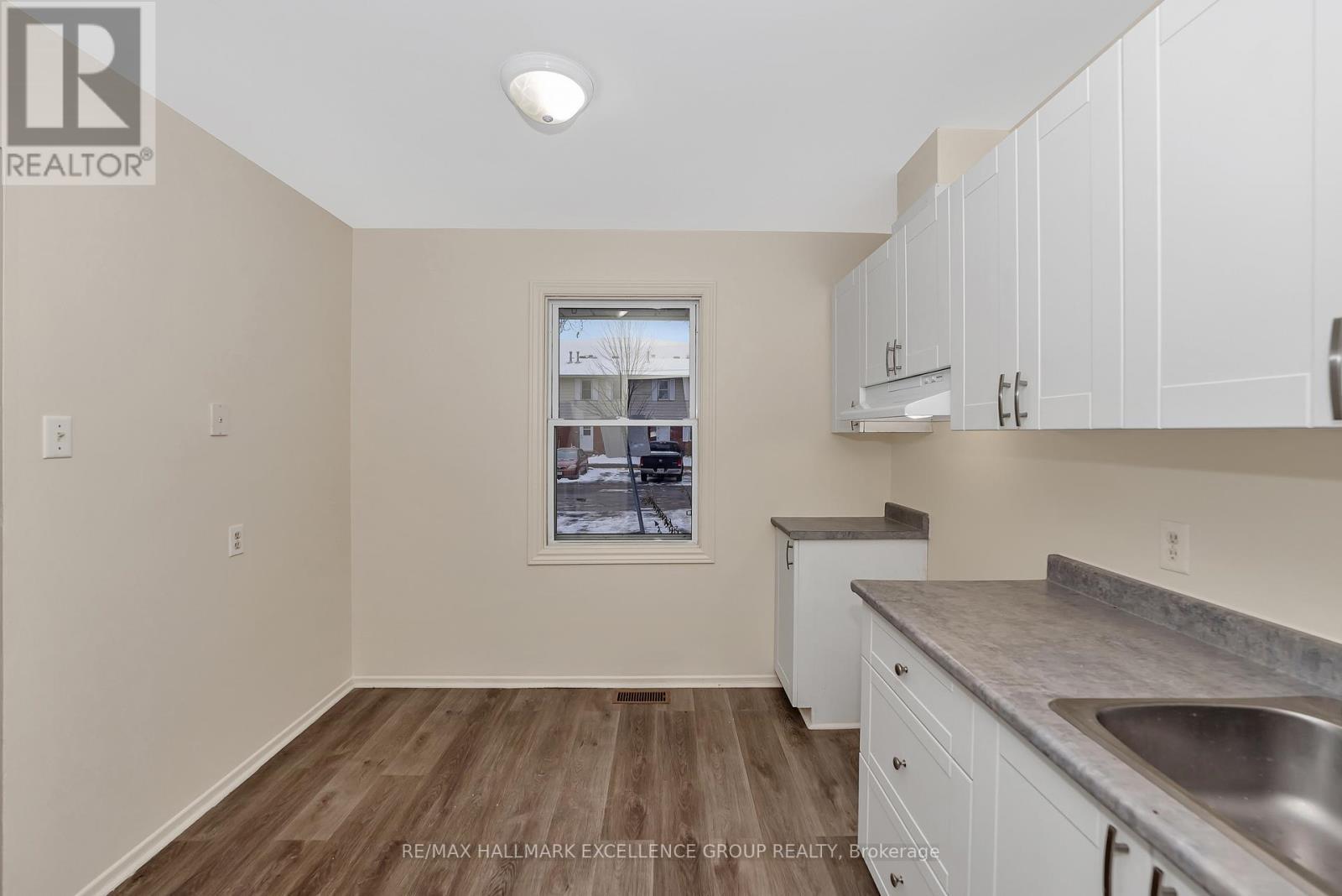 15 - 1968 Fairglen Mews, Ottawa, ON - Indoor Photo Showing Kitchen