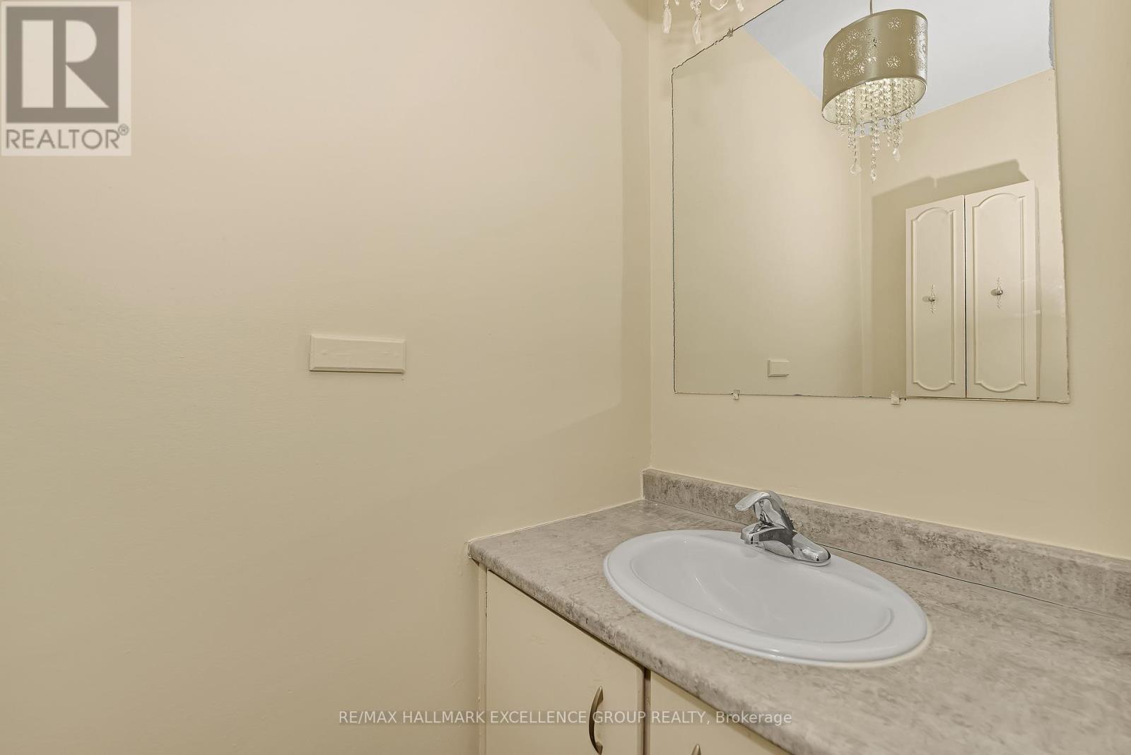 15 - 1968 Fairglen Mews, Ottawa, ON - Indoor Photo Showing Bathroom