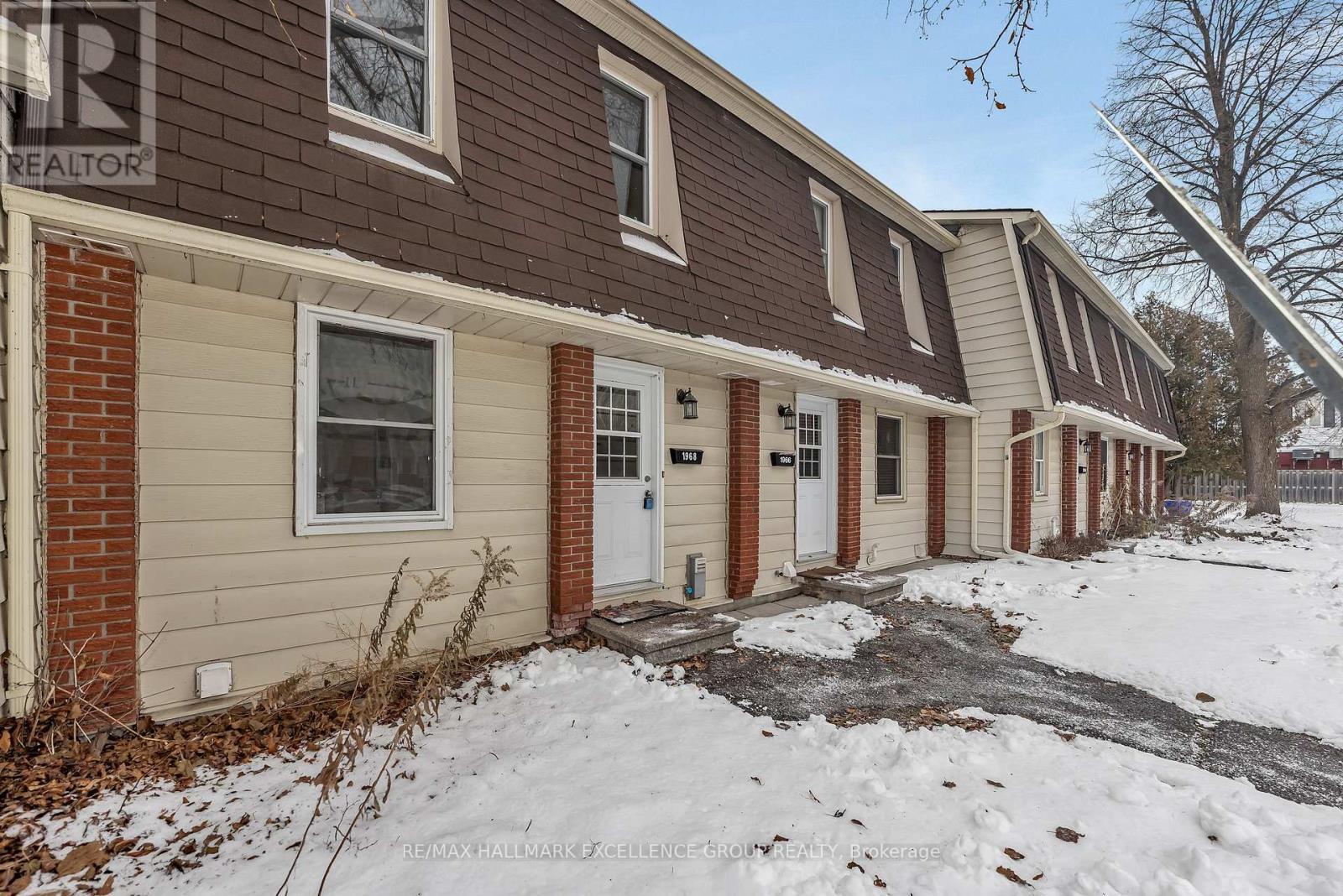 15 - 1968 Fairglen Mews, Ottawa, ON - Outdoor