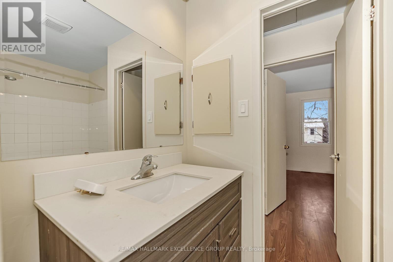 15 - 1968 Fairglen Mews, Ottawa, ON - Indoor Photo Showing Bathroom