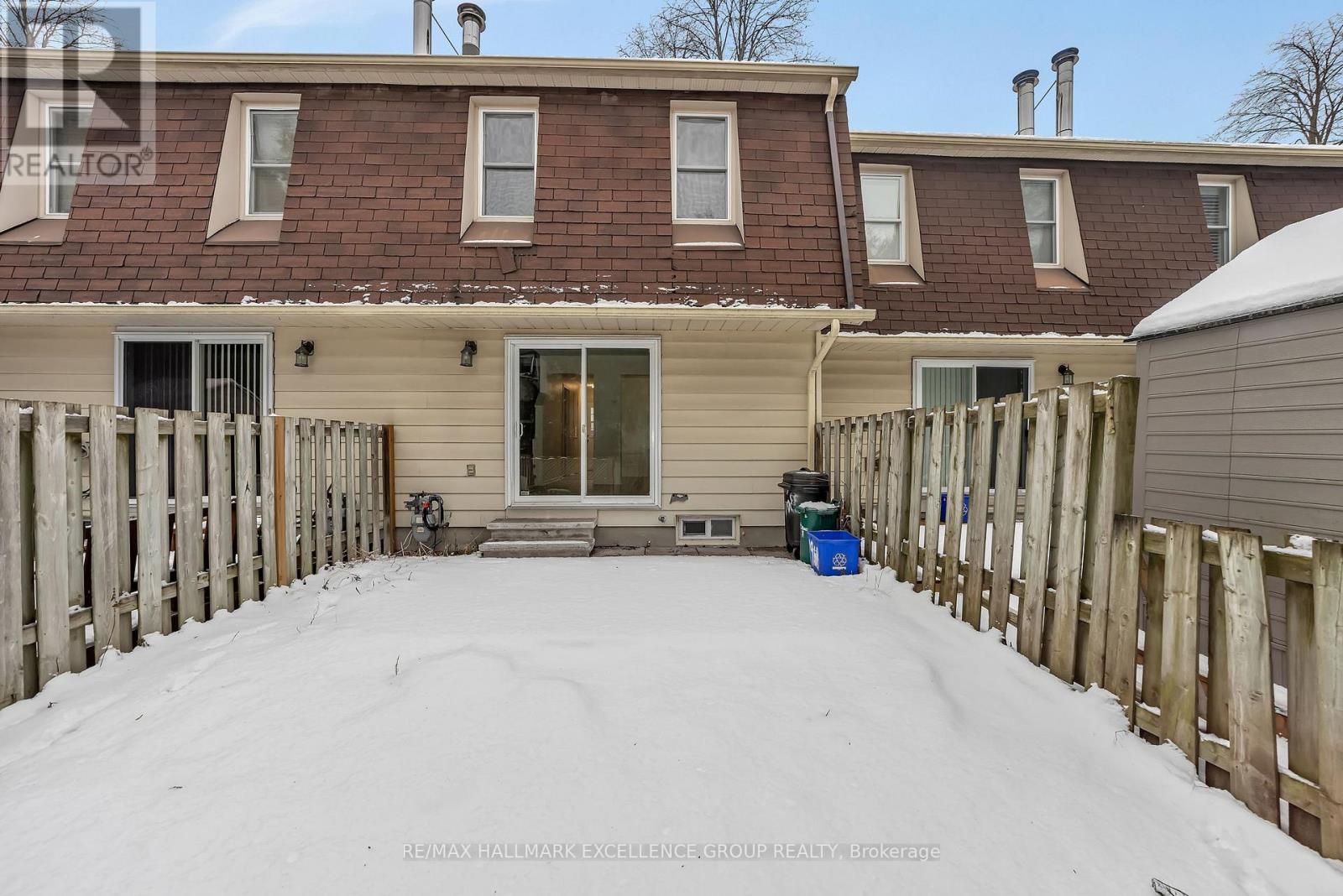 15 - 1968 Fairglen Mews, Ottawa, ON - Outdoor With Exterior
