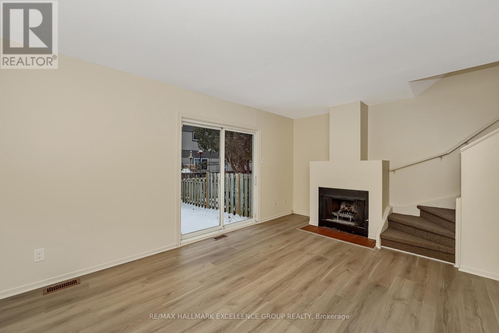 15 - 1968 Fairglen Mews, Ottawa, ON - Indoor Photo Showing Other Room With Fireplace
