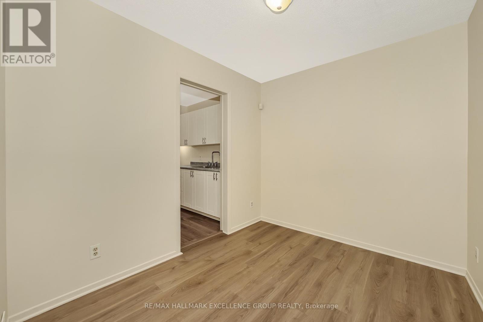 15 - 1968 Fairglen Mews, Ottawa, ON - Indoor Photo Showing Other Room