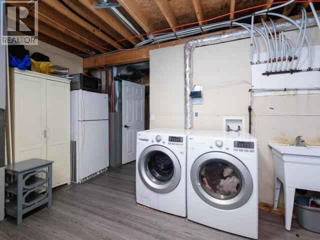 21 Iron Horse Drive, Whitehorse, YT - Indoor Photo Showing Laundry Room