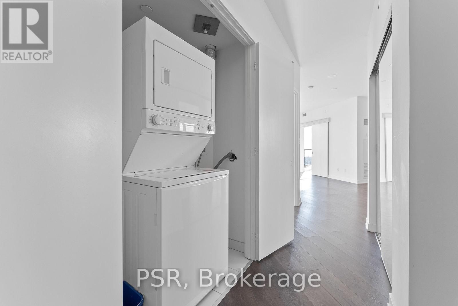 1902 - 30 Ordnance Street, Toronto, ON - Indoor Photo Showing Laundry Room