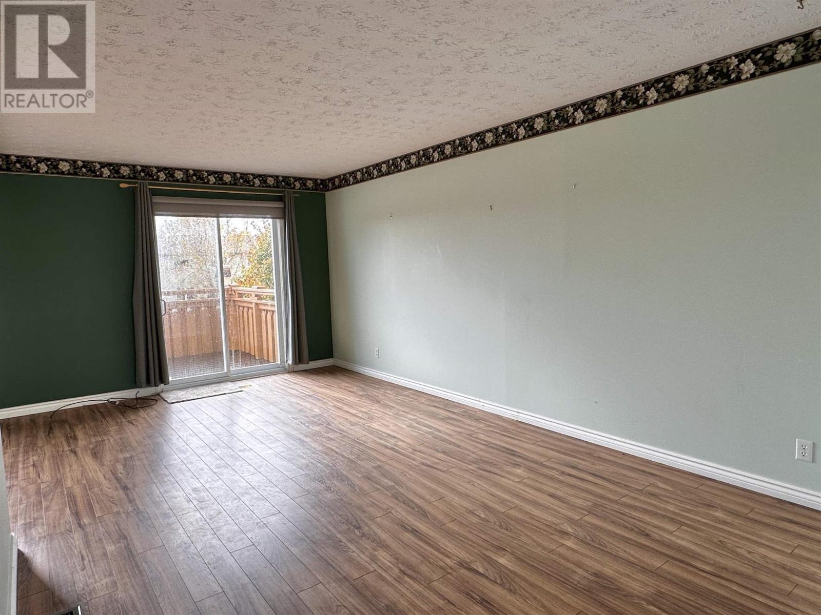 3 Farrell Cres, Elliot Lake, ON