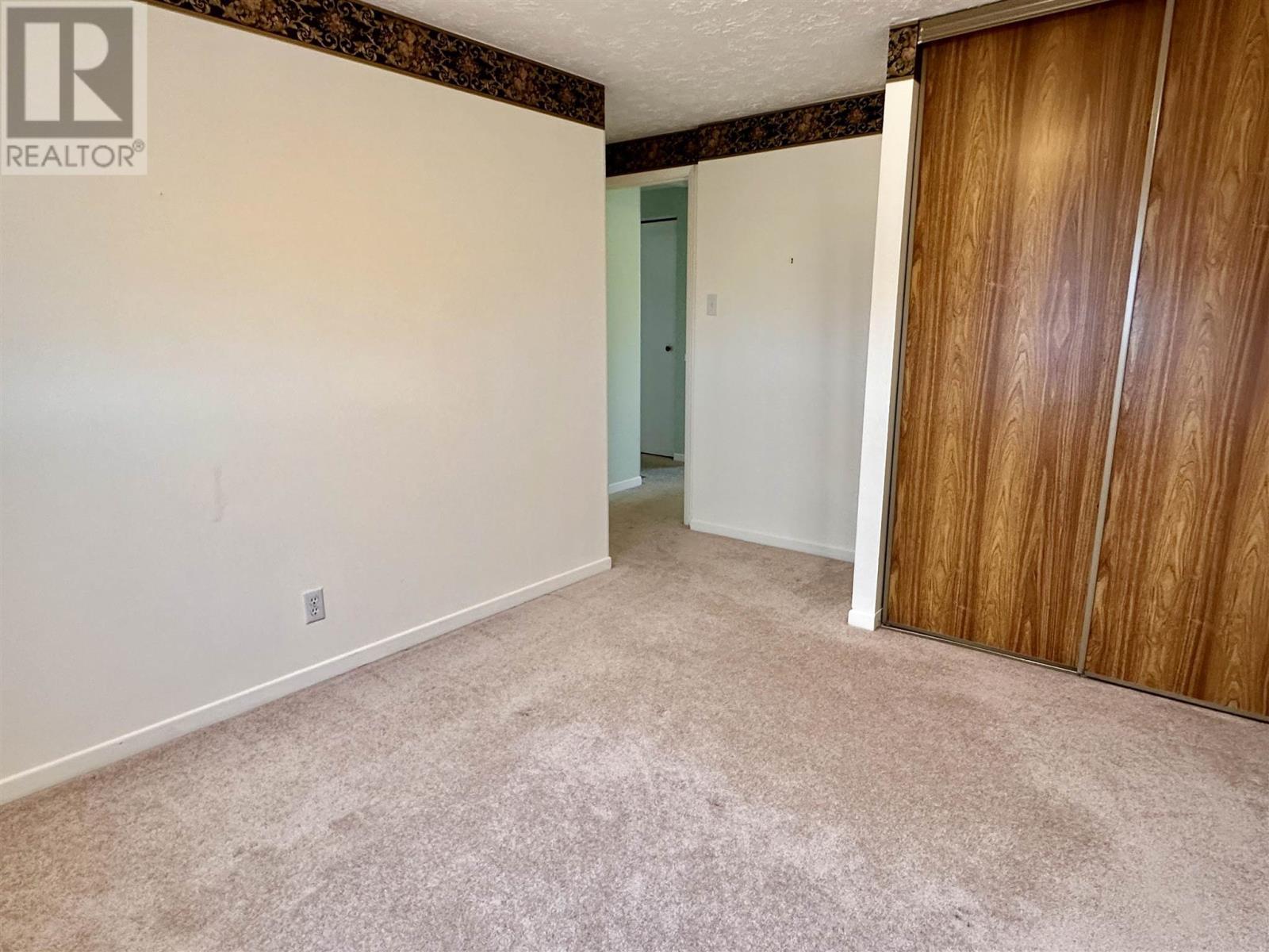 3 Farrell Cres, Elliot Lake, ON