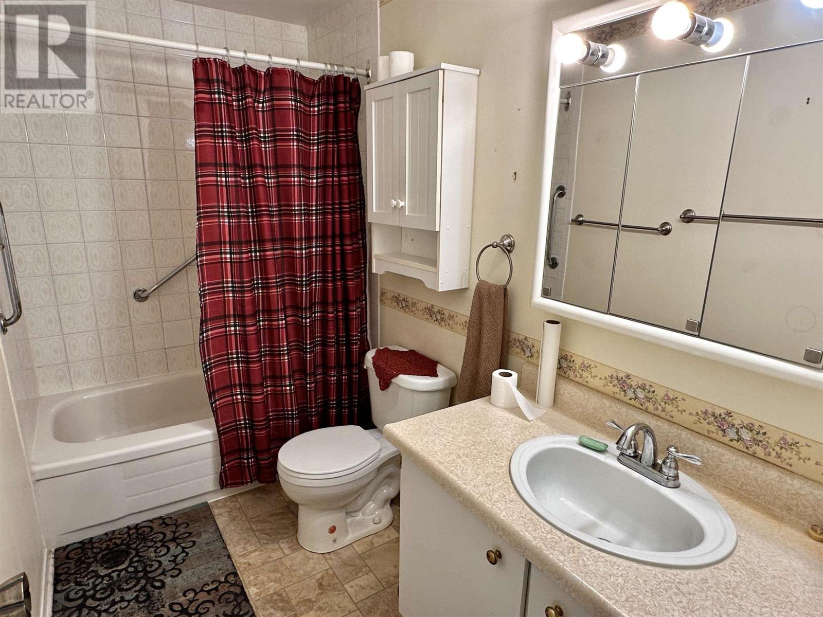 3 Farrell Cres, Elliot Lake, ON