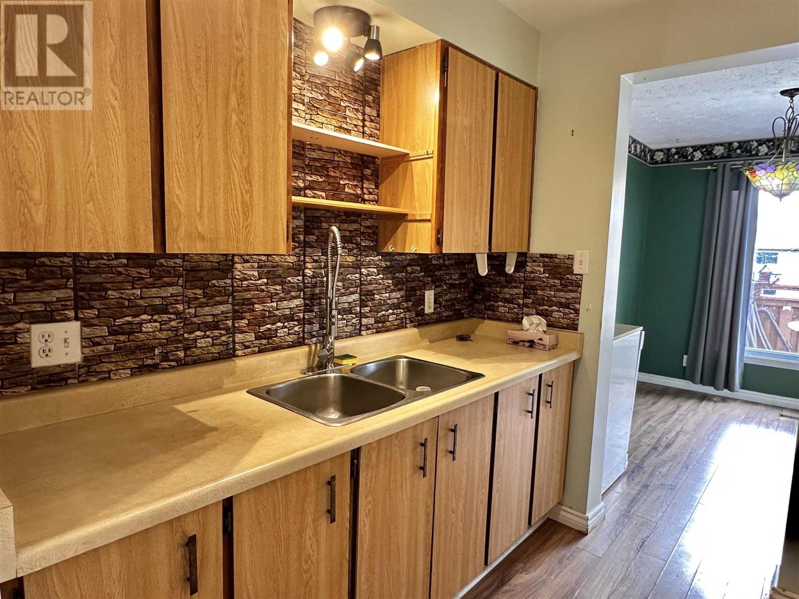 3 Farrell Cres, Elliot Lake, ON