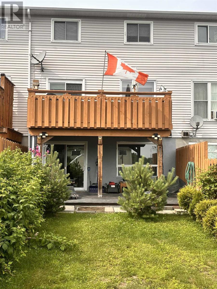 3 Farrell Cres, Elliot Lake, ON